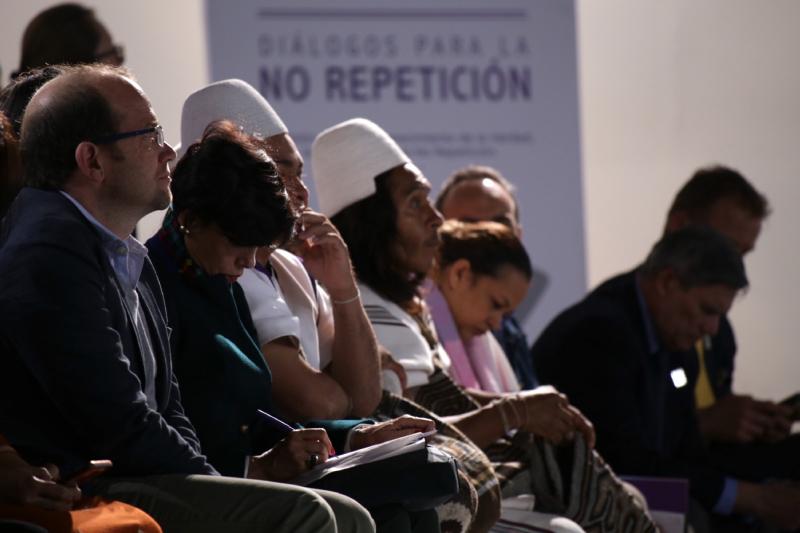 Diálogo para la No Repetición - Larga vida a los hombres y mujeres líderes sociales y defensores de derechos humanos 